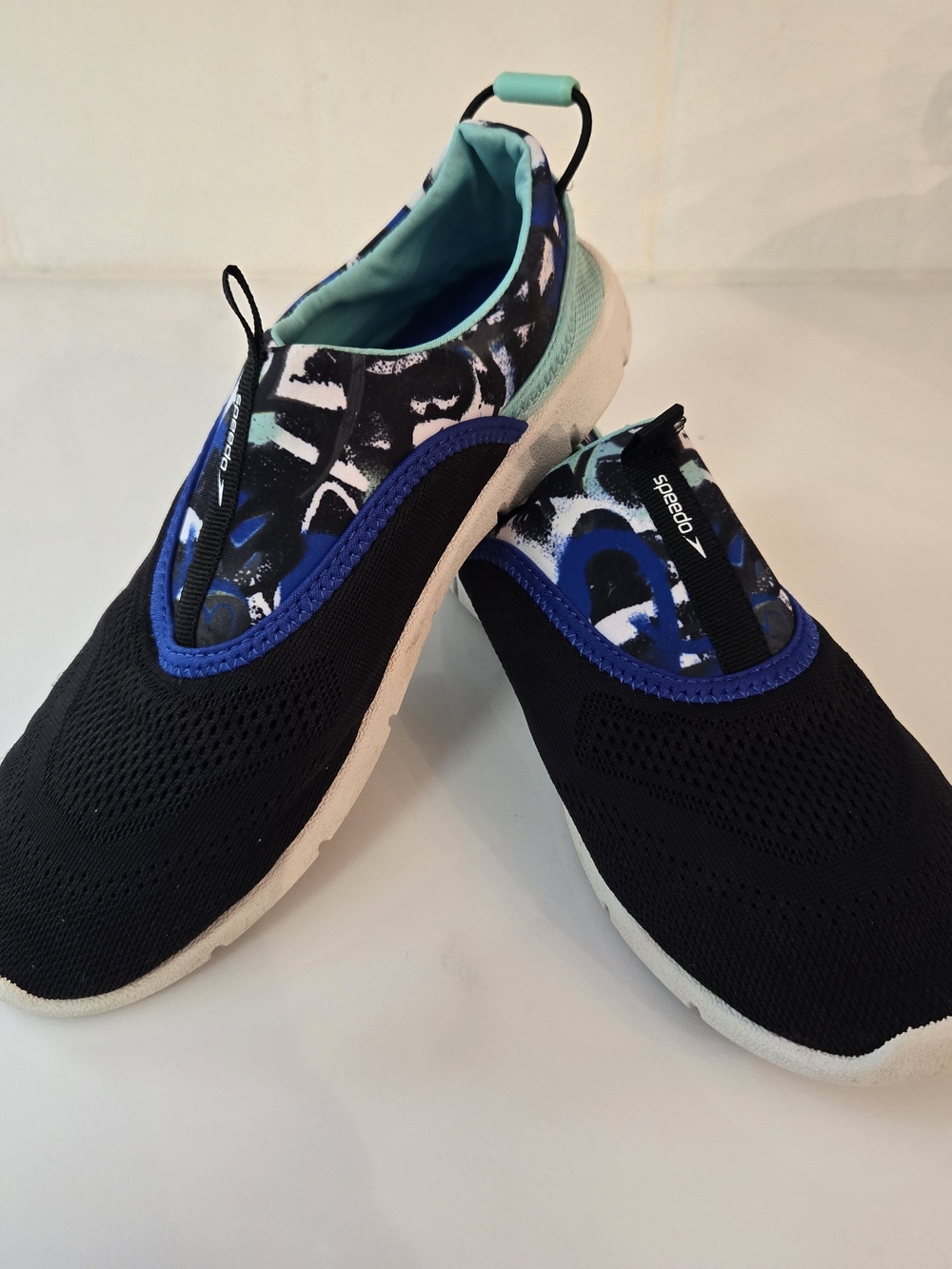 Speedo Black Aqua Slip-On Water Shoes with Blue & Teal Accents Kids Size L